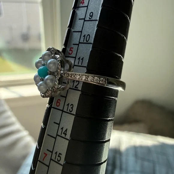 NEW! Pretty Bird Jewelry Flower Ring with Turquoise Center and Pearl Accents - Picture 11 of 13
